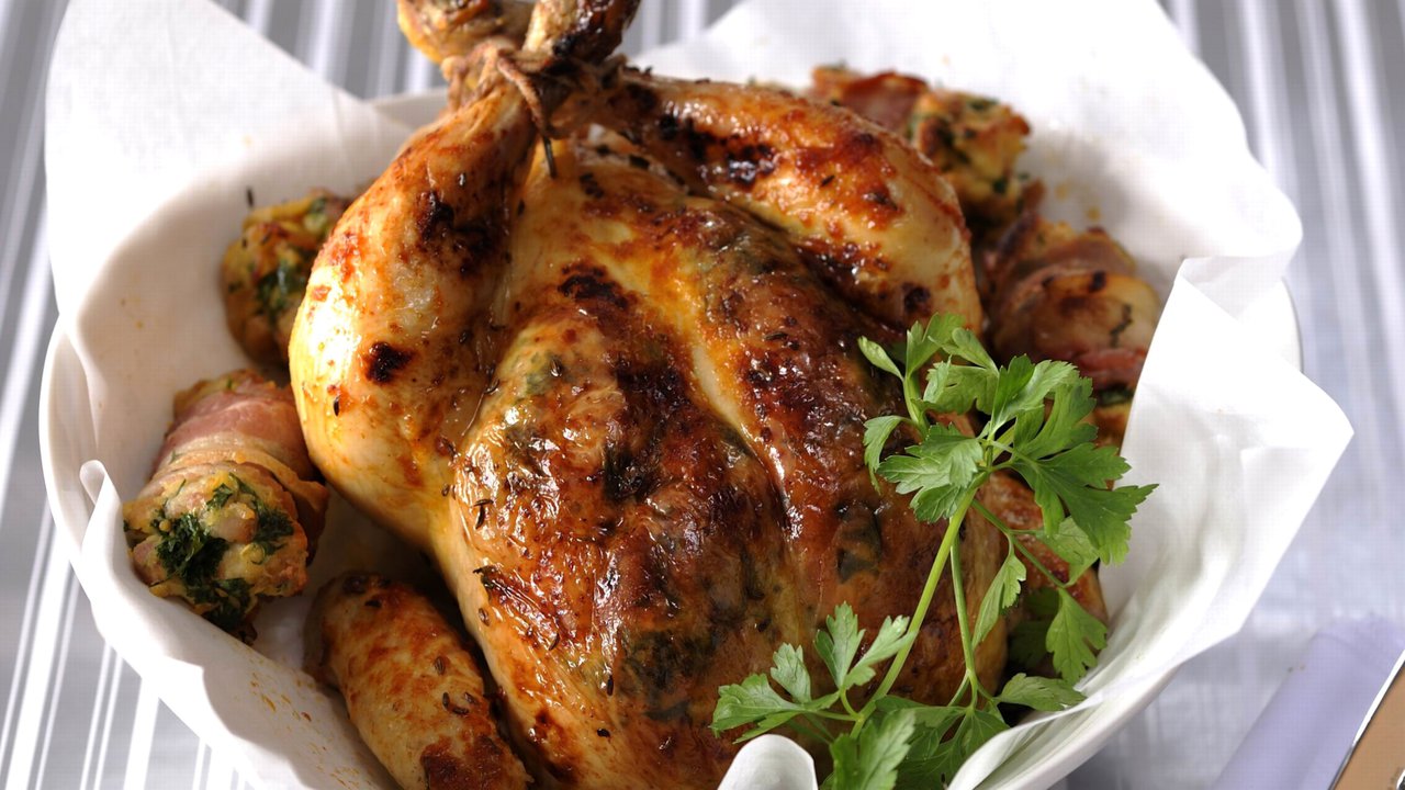 Dokonalý rodinný oběd: Pečené kuře s nádivkou 