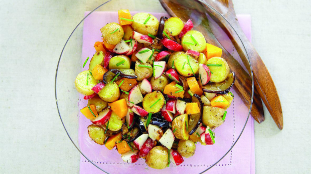 Zdravý letní bramborový salát