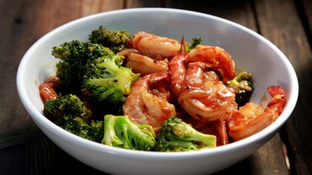 Smažené krevety s brokolicí