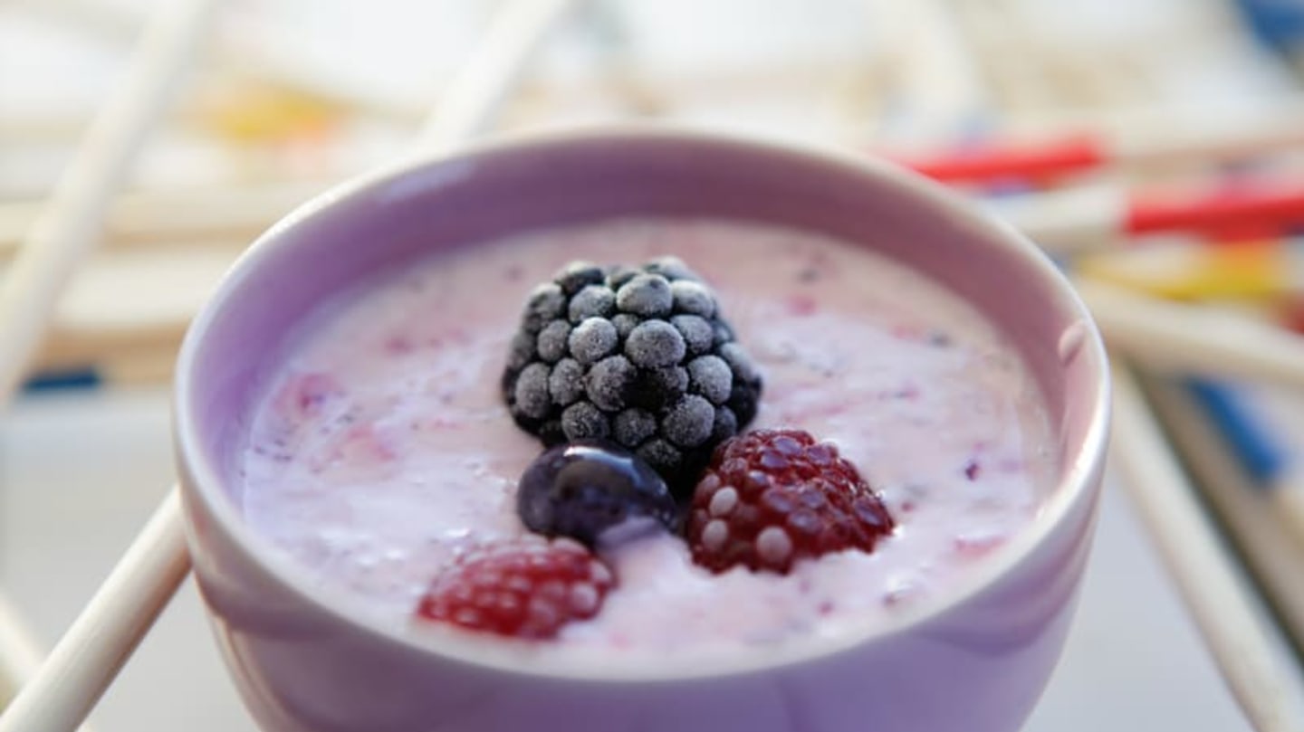 Mražený jogurt s lesním ovocem | Recepty na Prima Fresh